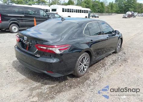 2021 Toyota Camry Xle z USA, uszkodzony, nr VIN 4T1F31AK6MU566410